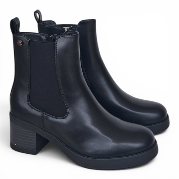 BOTA MARGARET MASSIMO CHIESA