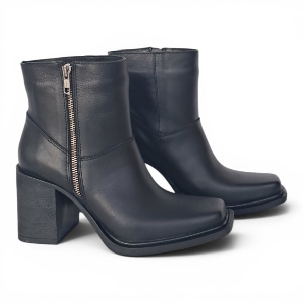 BOTA RIKO LIOTTA