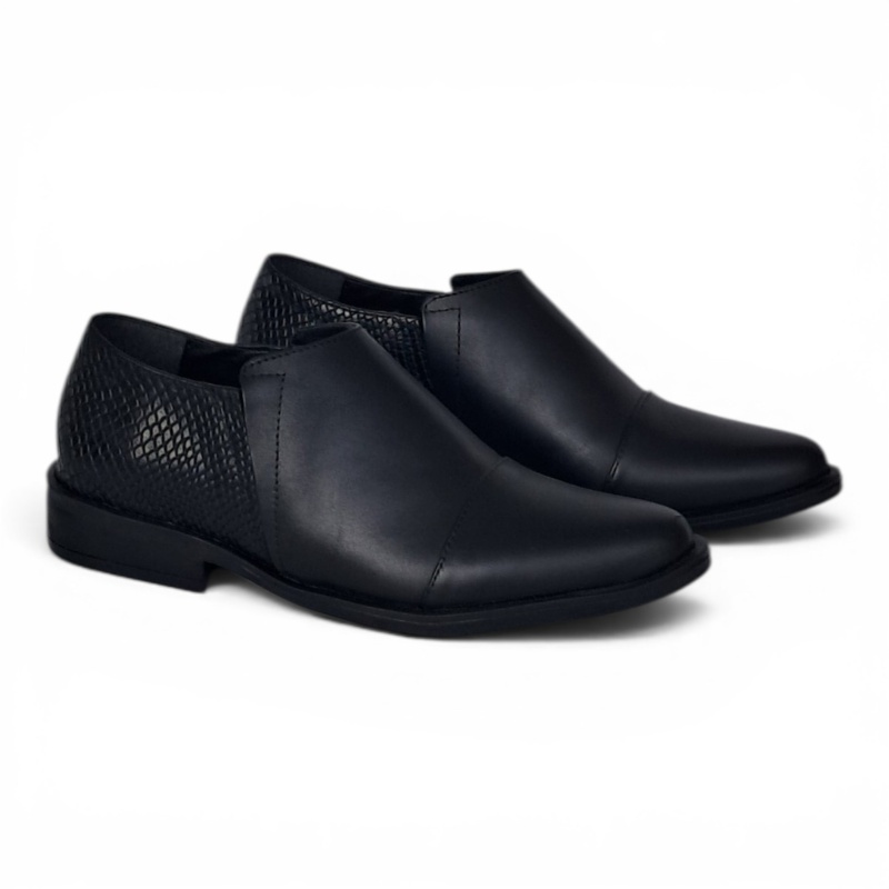 ZAPATO BOTA CORTA CON PUNTA AMBAR RIOT