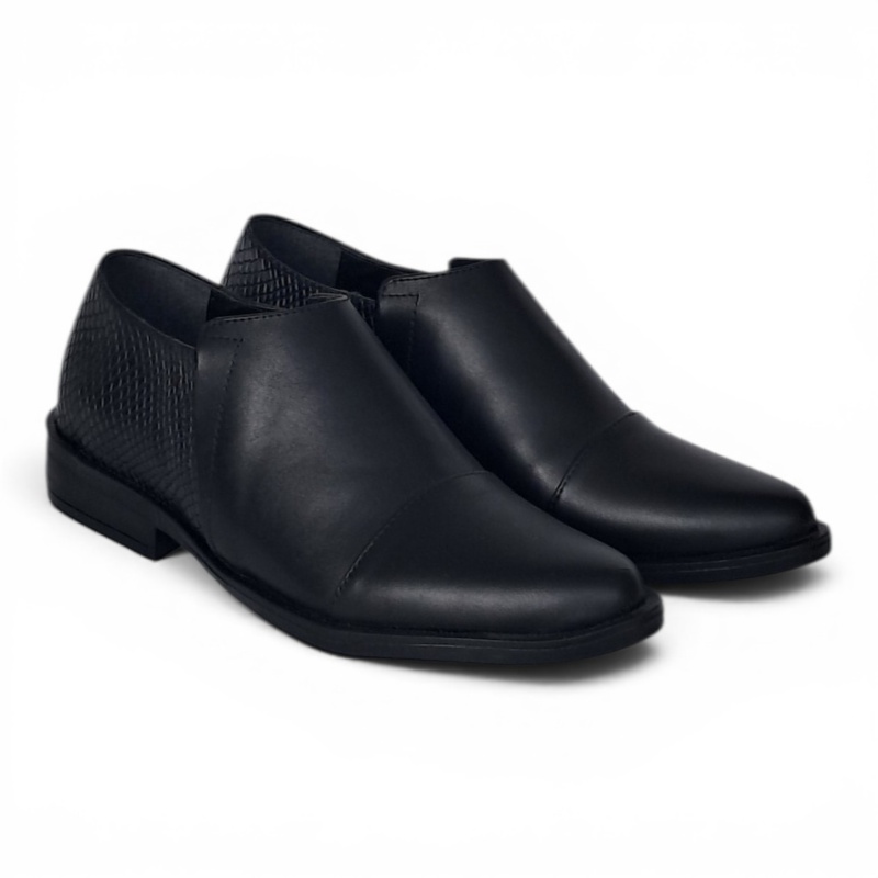 ZAPATO BOTA CORTA CON PUNTA AMBAR RIOT