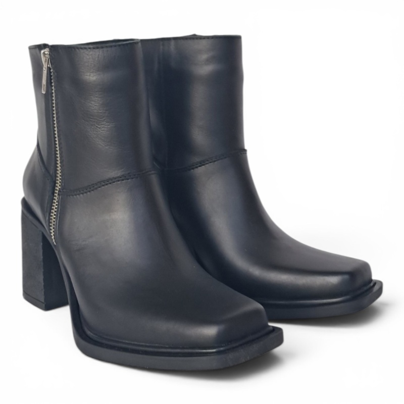 BOTA RIKO LIOTTA